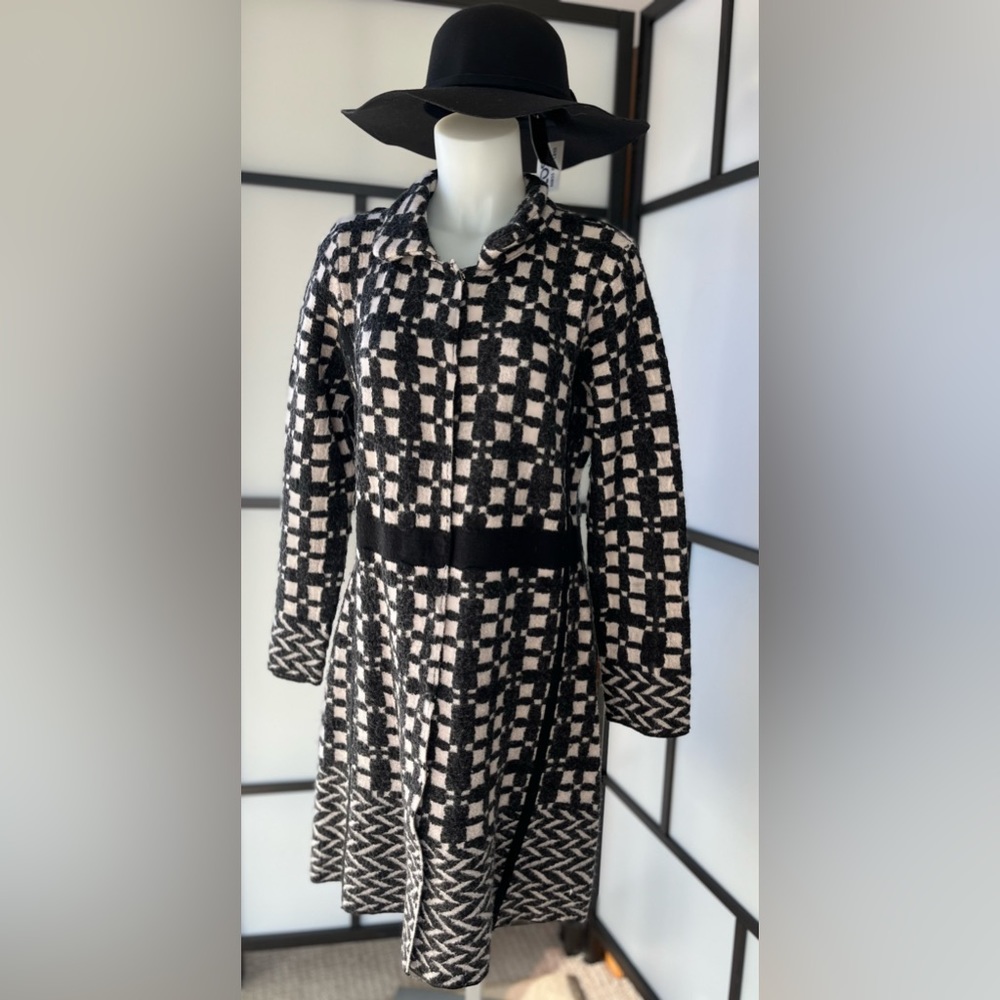 Wool Black & off white long line snap checkered snap cardigan